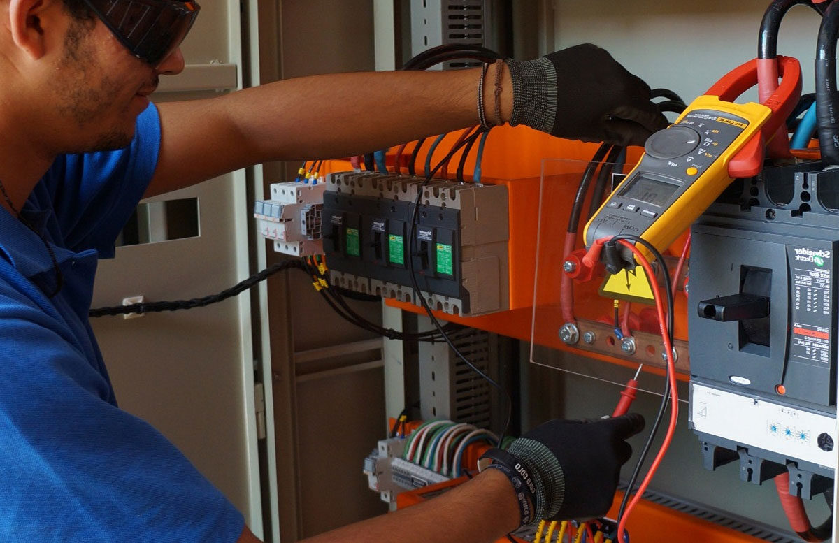 mantenimiento-de-Sistemas-electricos